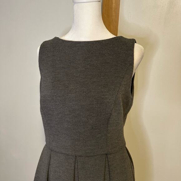 Isaac Mizrahi gray ribbed a-line dress size 8 - Picture 3 of 13